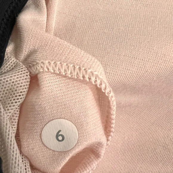 Lululemon padded sport bra/top size 6 - Picture 3 of 8